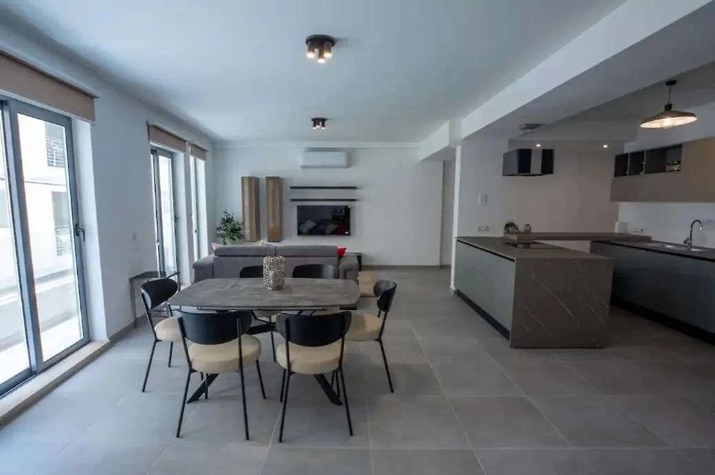 Modern Comfort In Sliema Location Apartment