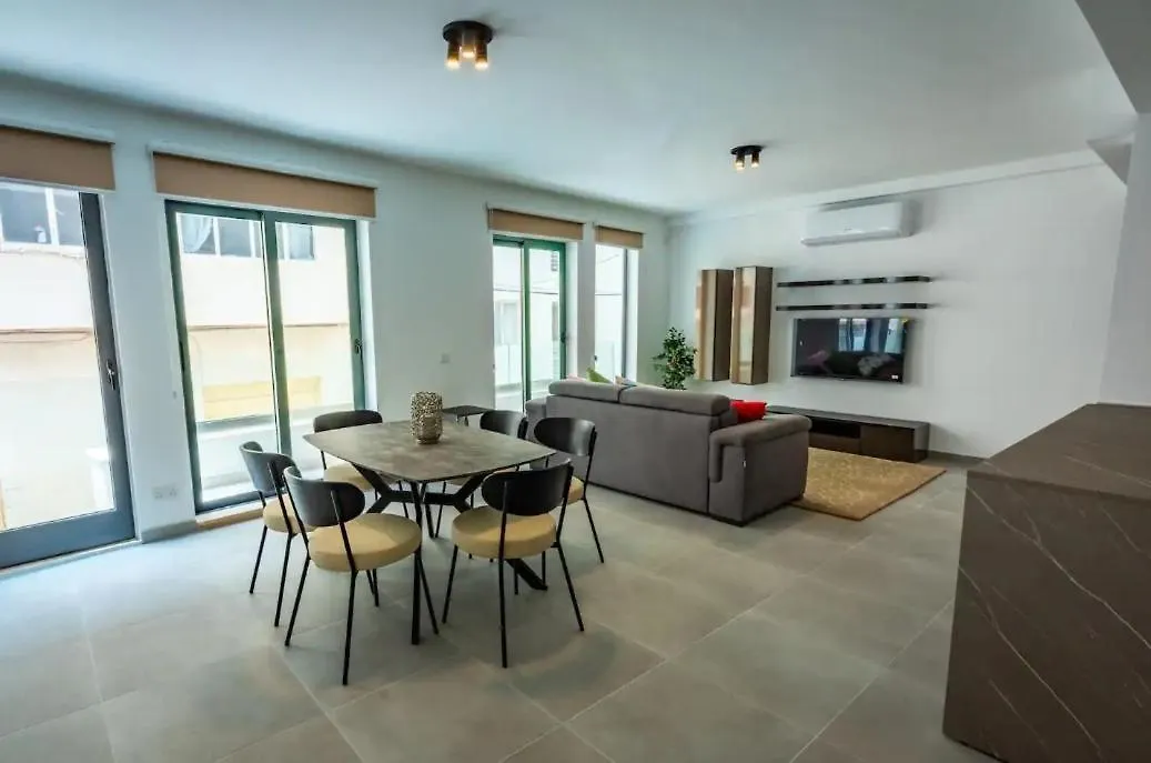 Modern Comfort In Sliema Location 0*,